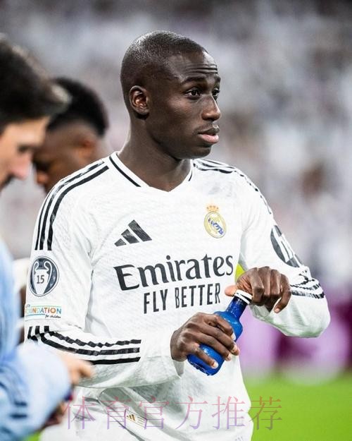 记者：门迪周二参加了皇马合练 已经得到出场许可